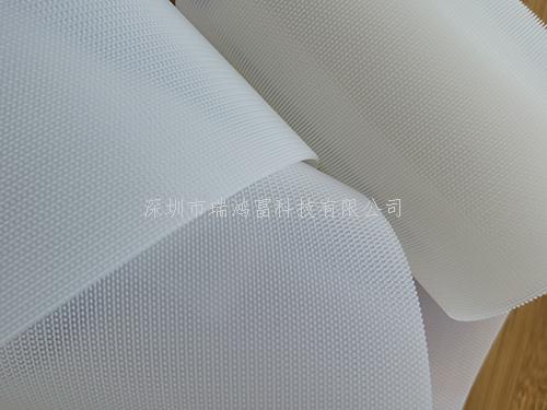 本勾型為特殊魚鉤形狀加厚材質(zhì)勾面有：透明，黑色，普通白色，特白色和耐黃4級(jí)以上產(chǎn)品，本產(chǎn)品特別為運(yùn)動(dòng)器材，戶外運(yùn)動(dòng)用品，鞋材專用有抓牢粘合力要求高的產(chǎn)品設(shè)計(jì)的，產(chǎn)品在下雨天或者受到天氣潮濕時(shí)抓牢粘力不會(huì)下降或者脫落，本款66型射出勾和不抓毛搭配粘牢力強(qiáng)度可以達(dá)到高強(qiáng)粘級(jí)別 深圳市瑞鴻富科技有限公司是集于生產(chǎn)研發(fā)尼龍粘扣帶魔術(shù)貼，射出勾魔術(shù)貼，蘑菇頭魔術(shù)貼，細(xì)軟勾魔術(shù)貼，勾毛同體魔術(shù)貼，不抓毛魔術(shù)貼，發(fā)卷帶魔術(shù)貼，高周波電壓魔術(shù)貼，阻燃型防火魔術(shù)貼，背靠背粘扣魔術(shù)貼捆綁扎帶，背膠沖型魔術(shù)貼，松緊彈力魔術(shù)貼,, 3M魔術(shù)貼，魔術(shù)布/ OK布，注塑袖口魔術(shù)貼，3D VR眼鏡頭帶，運(yùn)動(dòng)器材魔術(shù)貼，醫(yī)用魔術(shù)貼，數(shù)據(jù)線收納皮扣，研磨片魔術(shù)貼，特殊魔術(shù)貼等產(chǎn)品為粘扣捆綁扎帶提供好的解決方案定制加工的大型廠家之一 深圳市瑞鴻富科技有限公司長(zhǎng)期與國(guó)際知名品牌指定研發(fā)生產(chǎn)特殊魔術(shù)貼粘扣帶產(chǎn)品供應(yīng)給ADIDAS ,BECKMANN,LENOVO、HP MOTOROLA、SAMSUNG、SONY ERICSSON、SIEMENS、LG等相關(guān)業(yè)務(wù)廠商，長(zhǎng)期以來并一直與其保持良好穩(wěn)定的合作關(guān)系. This hook type is a special fish hook shape and thickened material. The hook surface includes: transparent, black, ordinary white, extra white and yellow-resistant products above grade 4. This product is especially for sports equipment, outdoor sports goods, and shoe materials. It is designed for products with high requirements. The product will not drop or fall off when it is raining or wet. The adhesion strength of the 66 type injection hook and non-grabbing can reach a high-strength adhesion level. Shenzhen Ruihongfu Technology Co., Ltd. is engaged in the production and development of Velcro Velcro, injection hook Velcro, mushroom head Velcro, soft hook Velcro, hook hair velcro, non-scratching velcro, hair curling tape Velcro, high-frequency voltage Velcro, flame retardant fire-retardant Velcro, back-to-back Velcro Velcro bundling tie, adhesive punching type Velcro, elastic elastic Velcro,, 3M Velcro, Velcro/OK cloth, injection-molded cuff magic Stickers, 3D VR glasses headbands, sports equipment Velcro, medical Velcro, data cable storage leather buckle, abrasive sheet Velcro, special Velcro and other products provide a good solution for the buckle bundling straps and customized processing. one Shenzhen Ruihongfu Technology Co., Ltd. has long been designated to develop and produce special Velcro Velcro products for ADIDAS, BECKMANN, LENOVO, HP MOTOROLA, SAMSUNG, SONY ERICSSON, SIEMENS, LG and other related business manufacturers. It has always maintained a good and stable cooperative relationship with it.