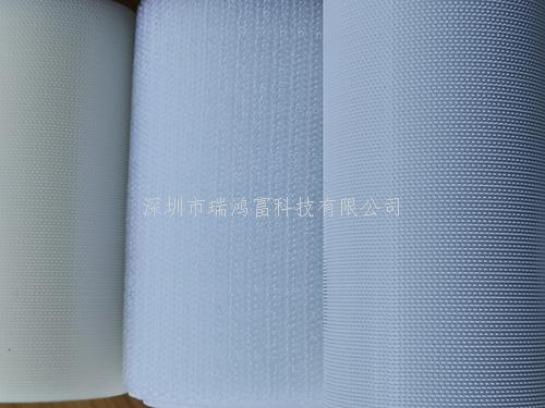 本勾型為特殊魚鉤形狀加厚材質(zhì)勾面有：透明，黑色，普通白色，特白色和耐黃4級(jí)以上產(chǎn)品，本產(chǎn)品特別為運(yùn)動(dòng)器材，戶外運(yùn)動(dòng)用品，鞋材專用有抓牢粘合力要求高的產(chǎn)品設(shè)計(jì)的，產(chǎn)品在下雨天或者受到天氣潮濕時(shí)抓牢粘力不會(huì)下降或者脫落，本款66型射出勾和不抓毛搭配粘牢力強(qiáng)度可以達(dá)到高強(qiáng)粘級(jí)別 深圳市瑞鴻富科技有限公司是集于生產(chǎn)研發(fā)尼龍粘扣帶魔術(shù)貼，射出勾魔術(shù)貼，蘑菇頭魔術(shù)貼，細(xì)軟勾魔術(shù)貼，勾毛同體魔術(shù)貼，不抓毛魔術(shù)貼，發(fā)卷帶魔術(shù)貼，高周波電壓魔術(shù)貼，阻燃型防火魔術(shù)貼，背靠背粘扣魔術(shù)貼捆綁扎帶，背膠沖型魔術(shù)貼，松緊彈力魔術(shù)貼,, 3M魔術(shù)貼，魔術(shù)布/ OK布，注塑袖口魔術(shù)貼，3D VR眼鏡頭帶，運(yùn)動(dòng)器材魔術(shù)貼，醫(yī)用魔術(shù)貼，數(shù)據(jù)線收納皮扣，研磨片魔術(shù)貼，特殊魔術(shù)貼等產(chǎn)品為粘扣捆綁扎帶提供好的解決方案定制加工的大型廠家之一 深圳市瑞鴻富科技有限公司長(zhǎng)期與國(guó)際知名品牌指定研發(fā)生產(chǎn)特殊魔術(shù)貼粘扣帶產(chǎn)品供應(yīng)給ADIDAS ,BECKMANN,LENOVO、HP MOTOROLA、SAMSUNG、SONY ERICSSON、SIEMENS、LG等相關(guān)業(yè)務(wù)廠商，長(zhǎng)期以來并一直與其保持良好穩(wěn)定的合作關(guān)系. This hook type is a special fish hook shape and thickened material. The hook surface includes: transparent, black, ordinary white, extra white and yellow-resistant products above grade 4. This product is especially for sports equipment, outdoor sports goods, and shoe materials. It is designed for products with high requirements. The product will not drop or fall off when it is raining or wet. The adhesion strength of the 66 type injection hook and non-grabbing can reach a high-strength adhesion level. Shenzhen Ruihongfu Technology Co., Ltd. is engaged in the production and development of Velcro Velcro, injection hook Velcro, mushroom head Velcro, soft hook Velcro, hook hair velcro, non-scratching velcro, hair curling tape Velcro, high-frequency voltage Velcro, flame retardant fire-retardant Velcro, back-to-back Velcro Velcro bundling tie, adhesive punching type Velcro, elastic elastic Velcro,, 3M Velcro, Velcro/OK cloth, injection-molded cuff magic Stickers, 3D VR glasses headbands, sports equipment Velcro, medical Velcro, data cable storage leather buckle, abrasive sheet Velcro, special Velcro and other products provide a good solution for the buckle bundling straps and customized processing. one Shenzhen Ruihongfu Technology Co., Ltd. has long been designated to develop and produce special Velcro Velcro products for ADIDAS, BECKMANN, LENOVO, HP MOTOROLA, SAMSUNG, SONY ERICSSON, SIEMENS, LG and other related business manufacturers. It has always maintained a good and stable cooperative relationship with it.
