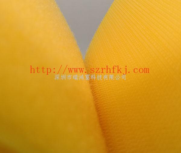 深圳市瑞鴻富科技有限公司是集于生產(chǎn)研發(fā)尼龍粘扣帶魔術(shù)貼、射出勾魔術(shù)貼、蘑菇頭魔術(shù)貼、細(xì)軟勾魔術(shù)貼、勾毛同體魔術(shù)貼、不抓毛魔術(shù)貼、發(fā)卷帶魔術(shù)貼、高周波電壓魔術(shù)貼、阻燃型防火魔術(shù)貼、背靠背粘扣魔術(shù)貼捆綁扎帶、背膠沖型魔術(shù)貼、松緊彈力魔術(shù)貼、、3M魔術(shù)貼、魔術(shù)布/OK布、注塑袖口魔術(shù)貼、3D VR眼鏡頭帶、運(yùn)動(dòng)器材魔術(shù)貼、醫(yī)用魔術(shù)貼、數(shù)據(jù)線收納皮扣、研磨片魔術(shù)貼、特殊魔術(shù)貼等產(chǎn)品為粘扣捆綁扎帶提供好的解決方案定制加工的大型廠家之一